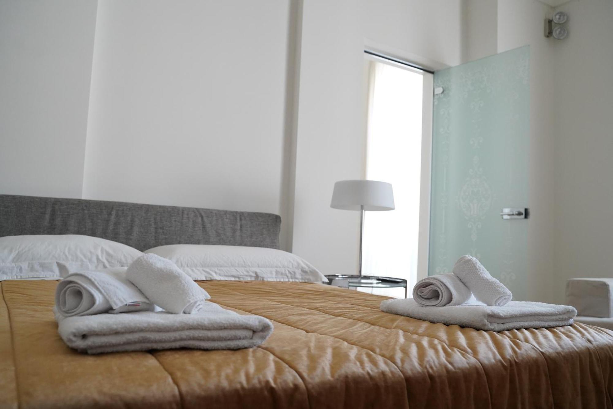 Suite Home D'Aragona 莱切 外观 照片